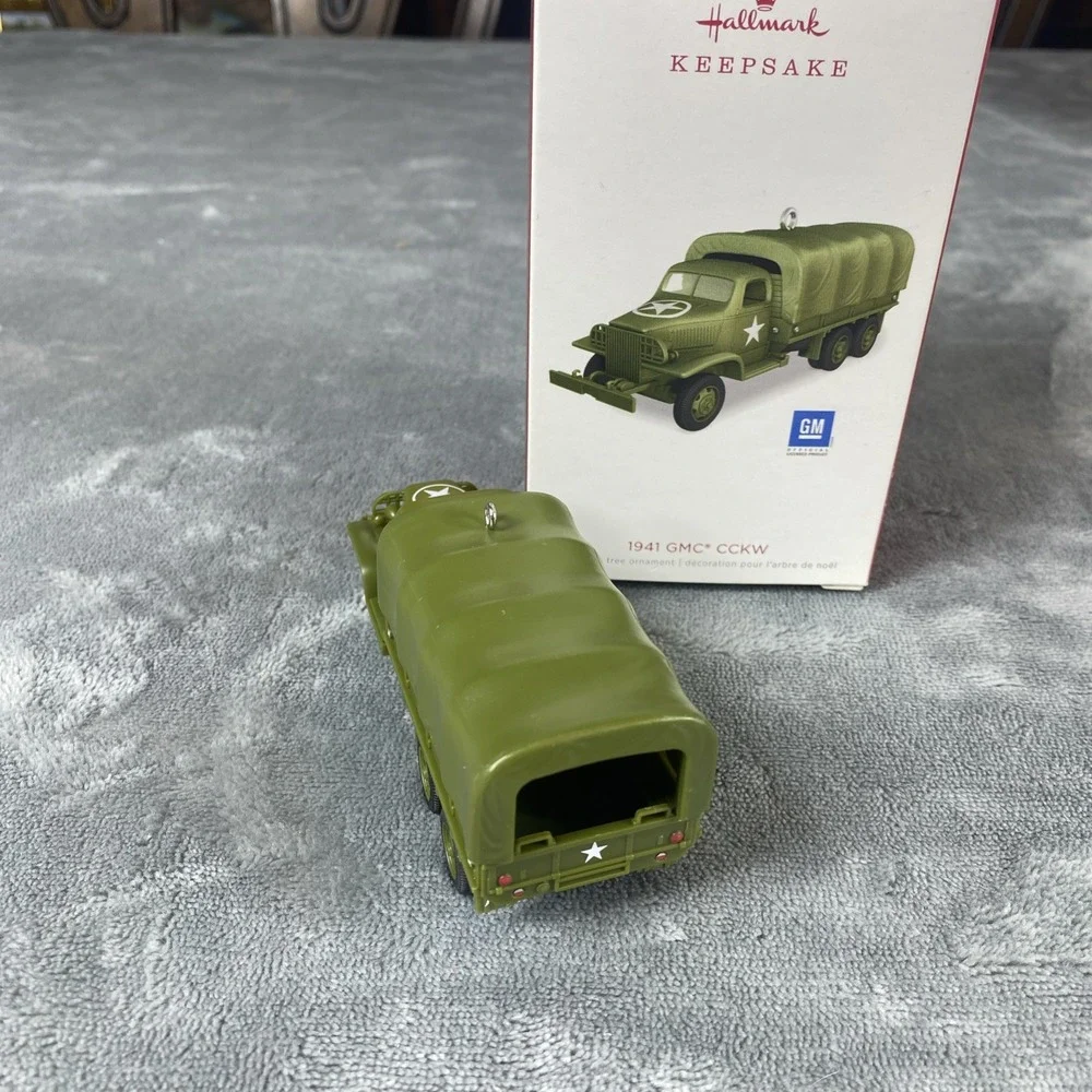 Hallmark keepsake ornament